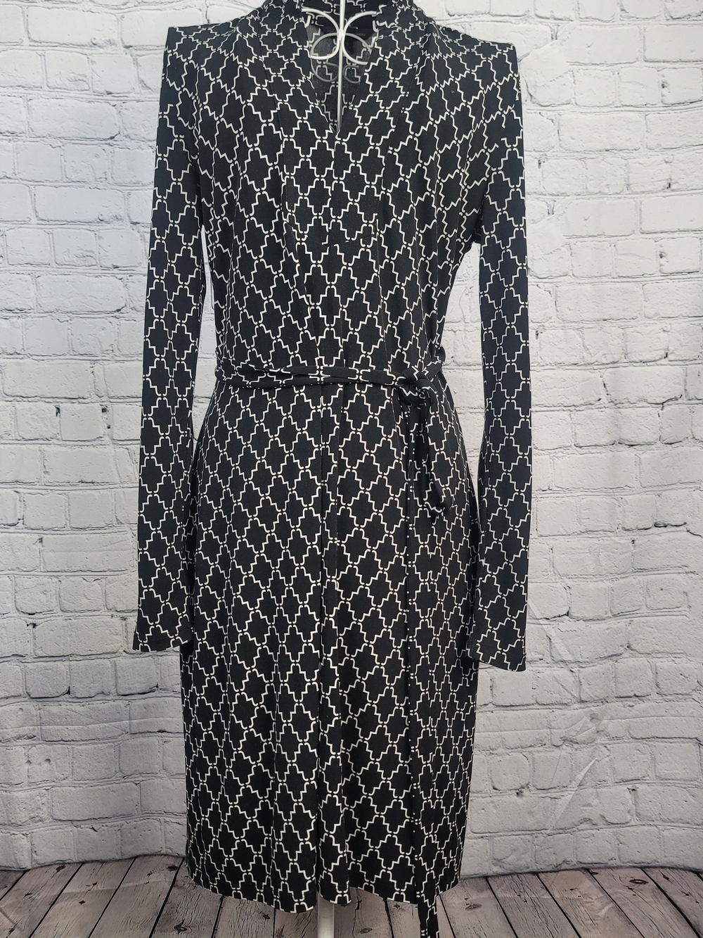 Brooks Brothers 346 Geometric Print Shirt Dress Size XS Black White Midi Long Sl